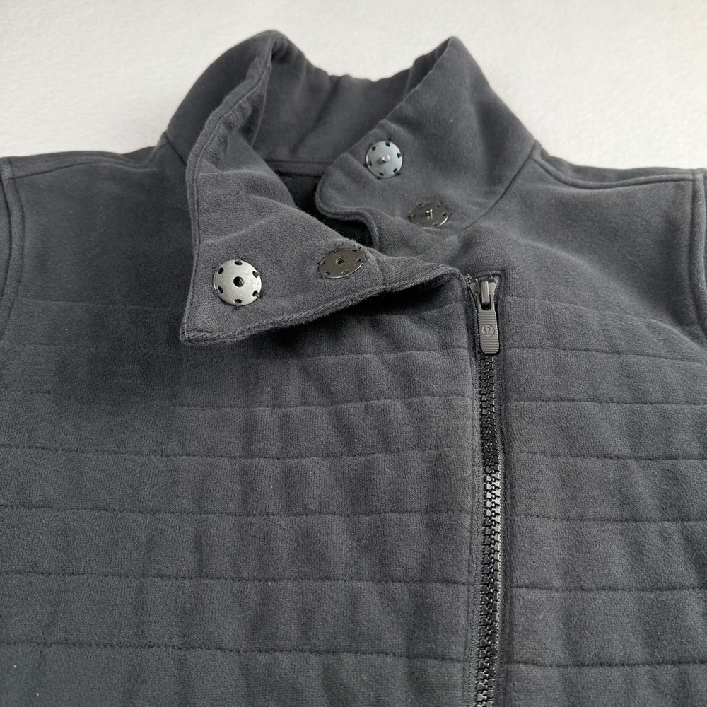 Lululemon Women's Fleece Be True Asymmetrical Mock Neck Jacket Black Sz 6 - Picture 8 of 11